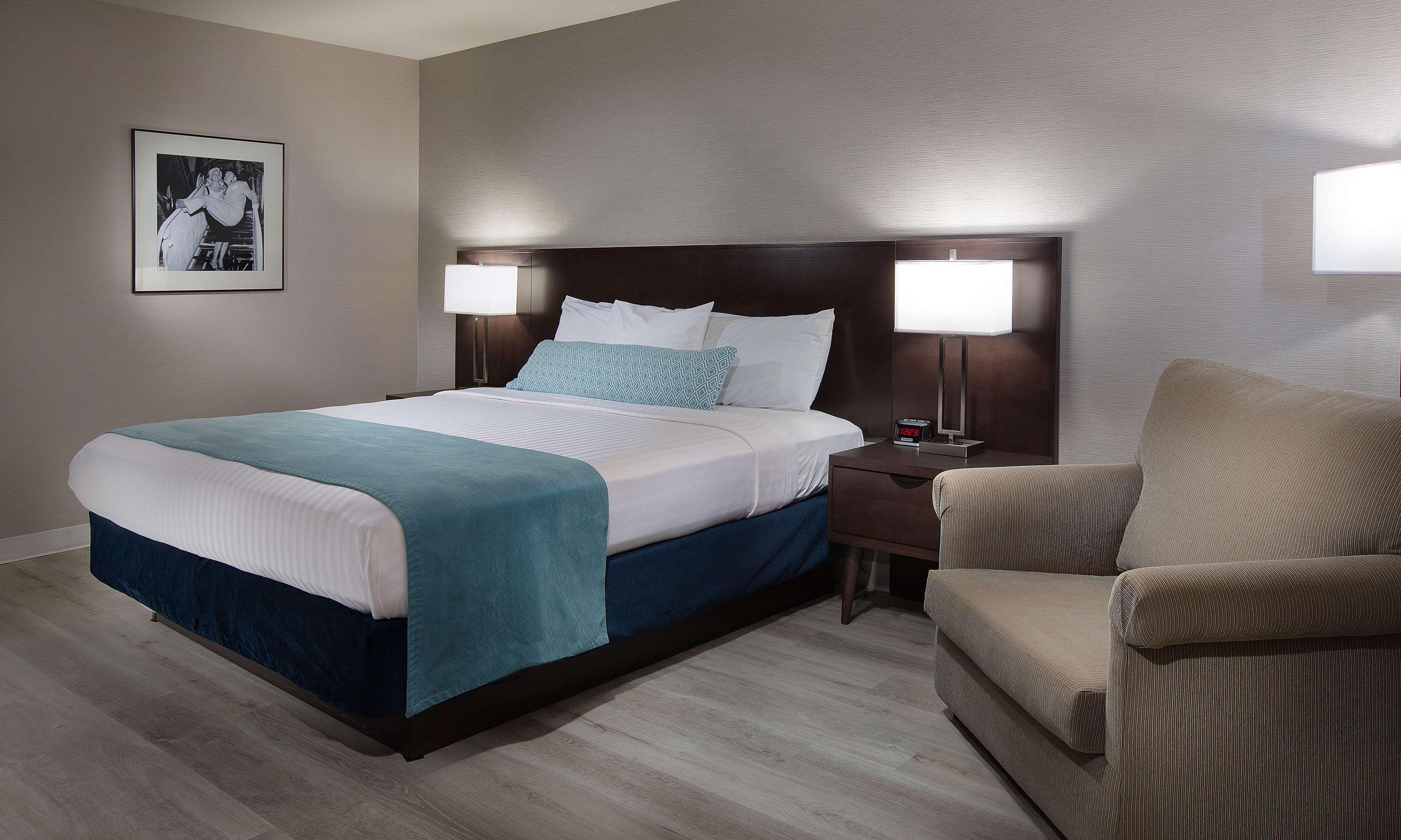 Safari Inn, A Coast Hotel Burbank Bagian luar foto