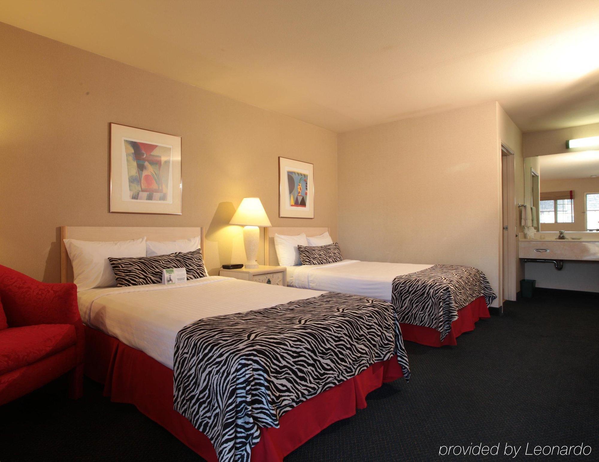 Safari Inn, A Coast Hotel Burbank Bagian luar foto
